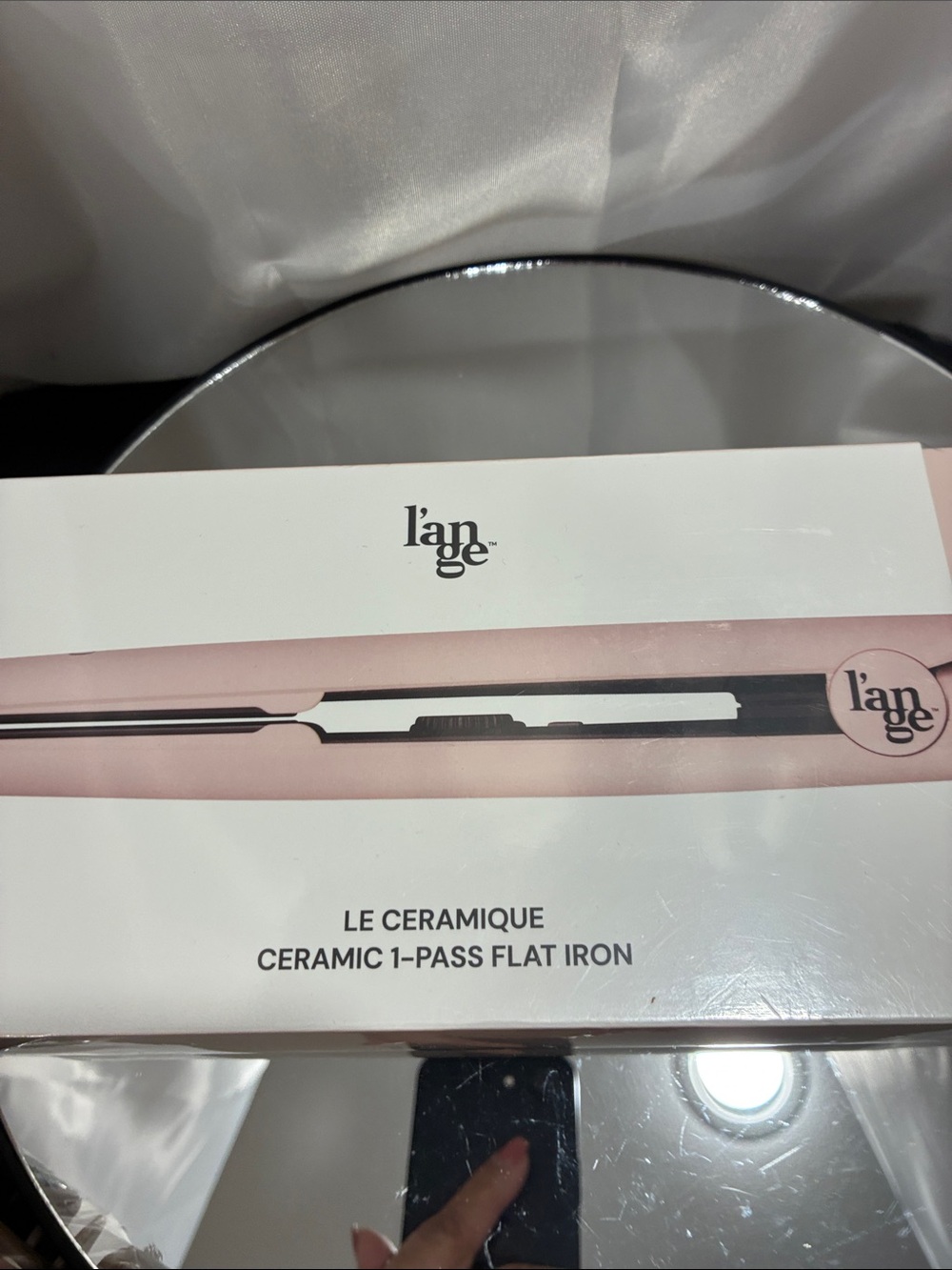 Le Ceramique flat iron & hair bundle products
NWT - Picture 2 of 14